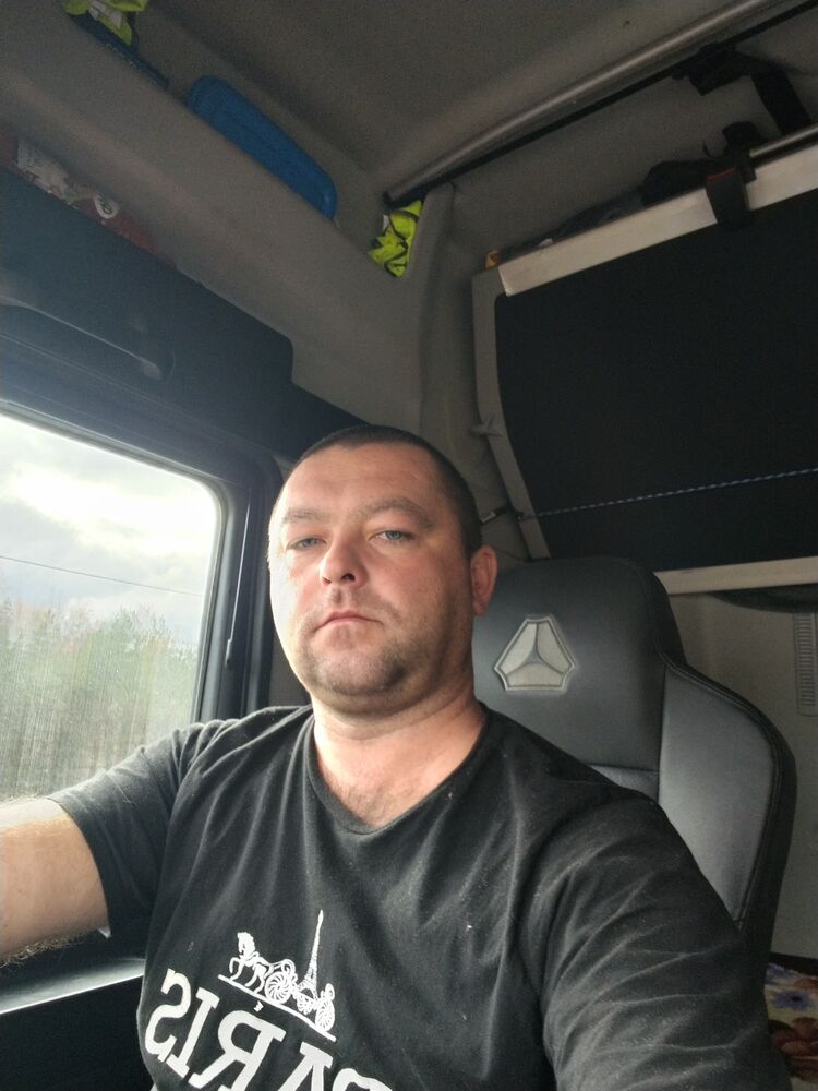  52764358  , 35 ,    
