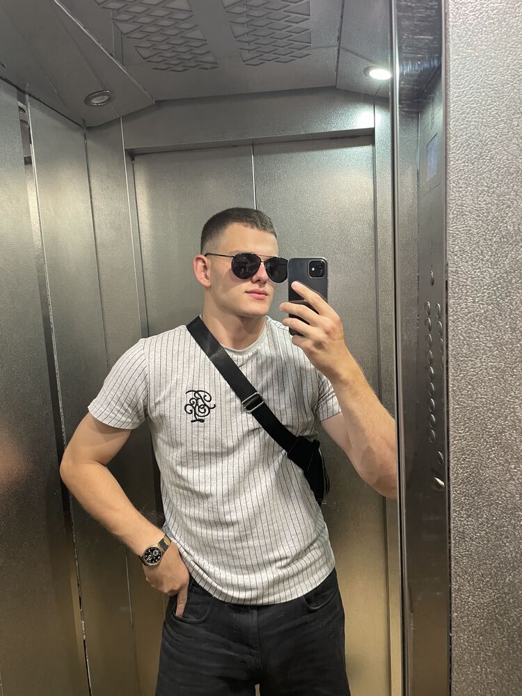  36649298  , 22 ,    -