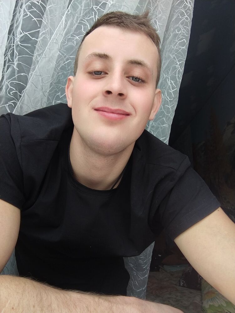  54742268  Dela, 24 ,    