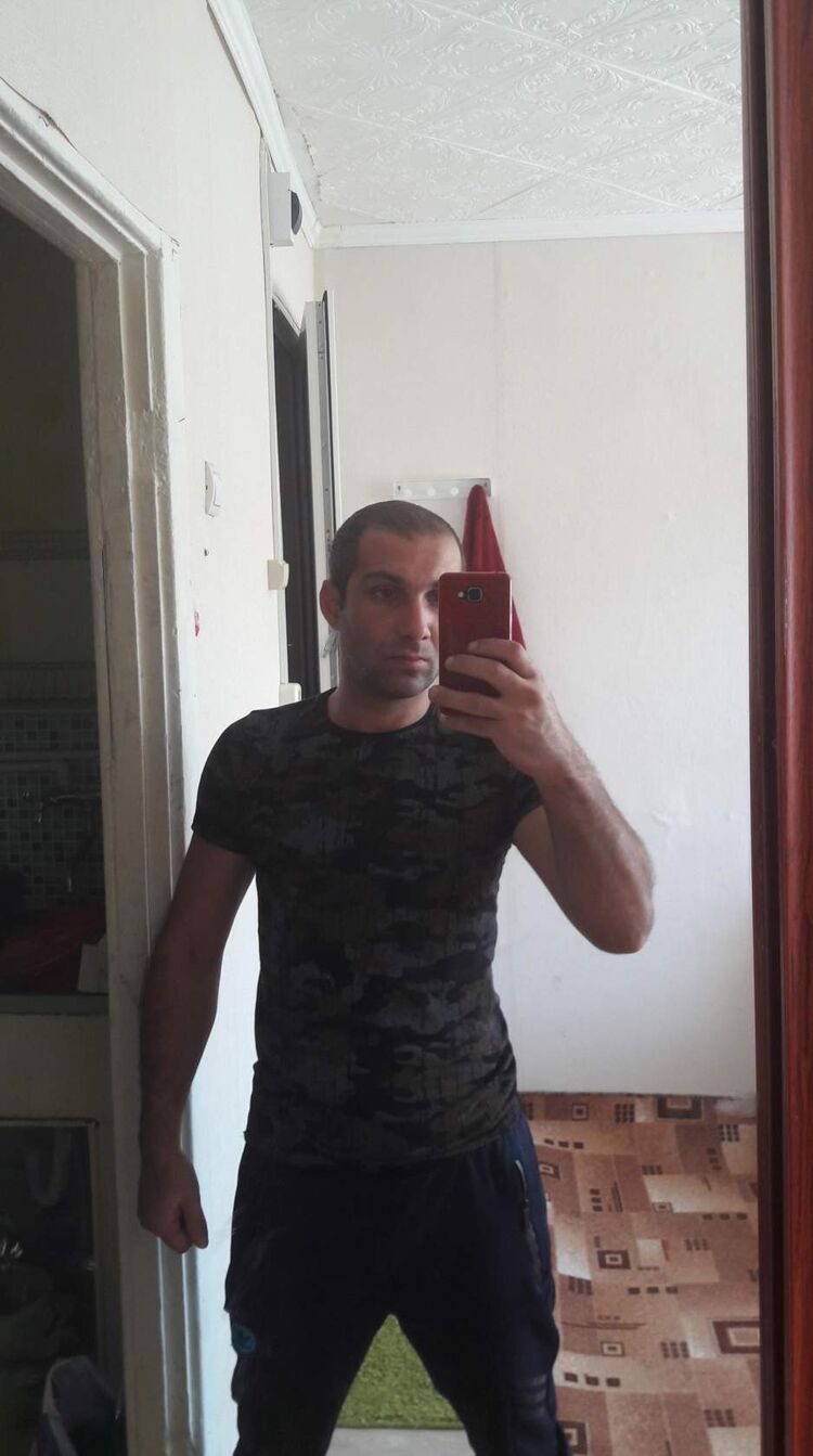  35130718  Hakob, 38 ,    -