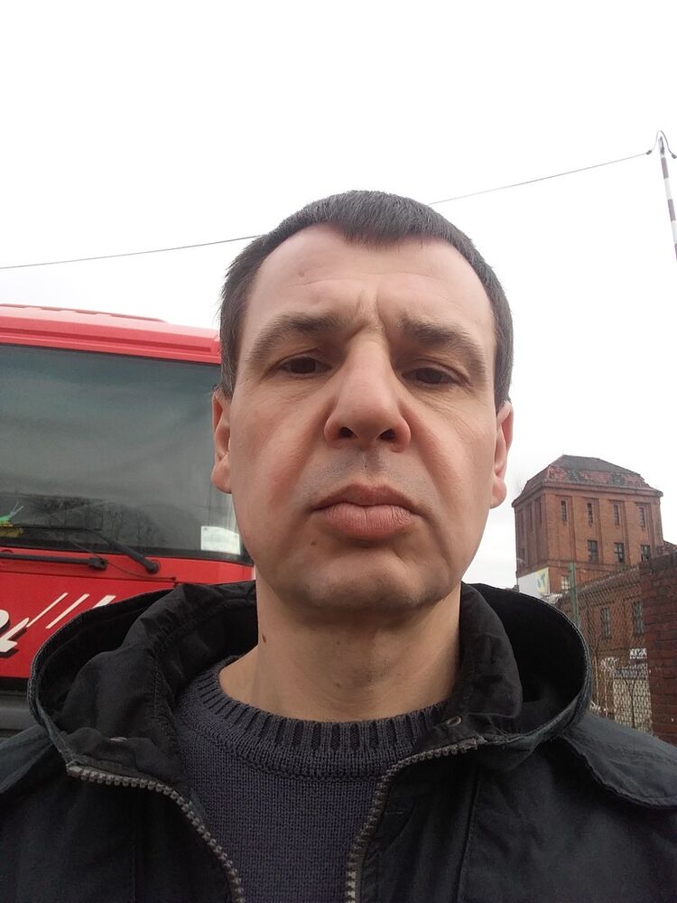  11799318  Sergii, 46 ,    