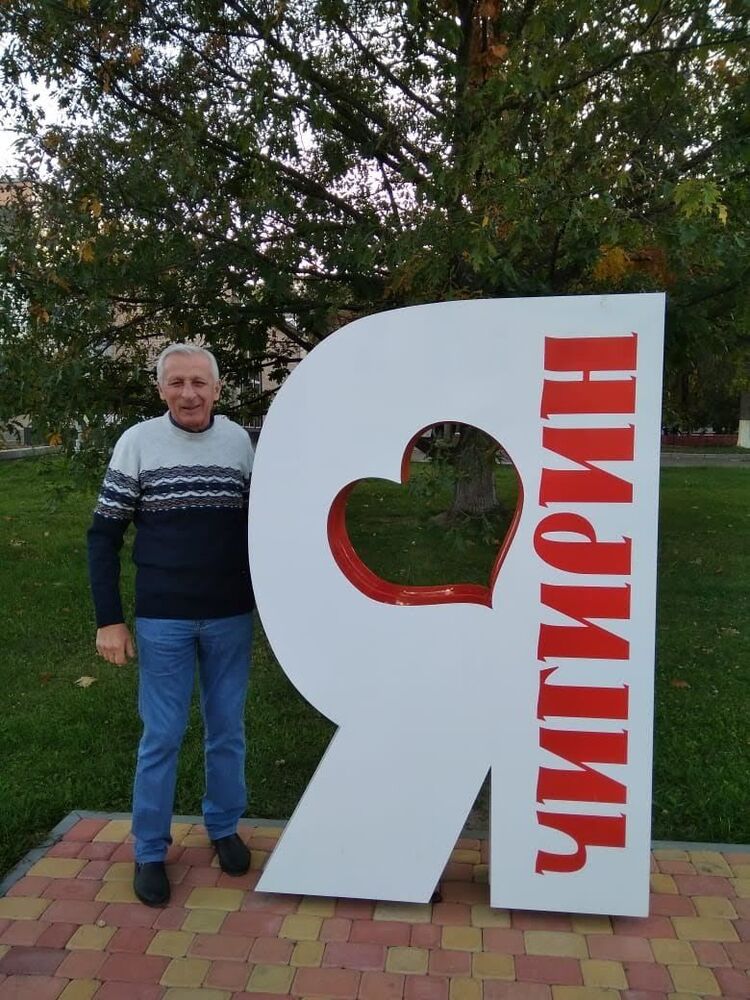  19546418  Viktor Sych, 72 ,    