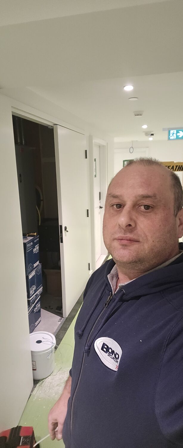  ,   Dima, 48 ,   ,   