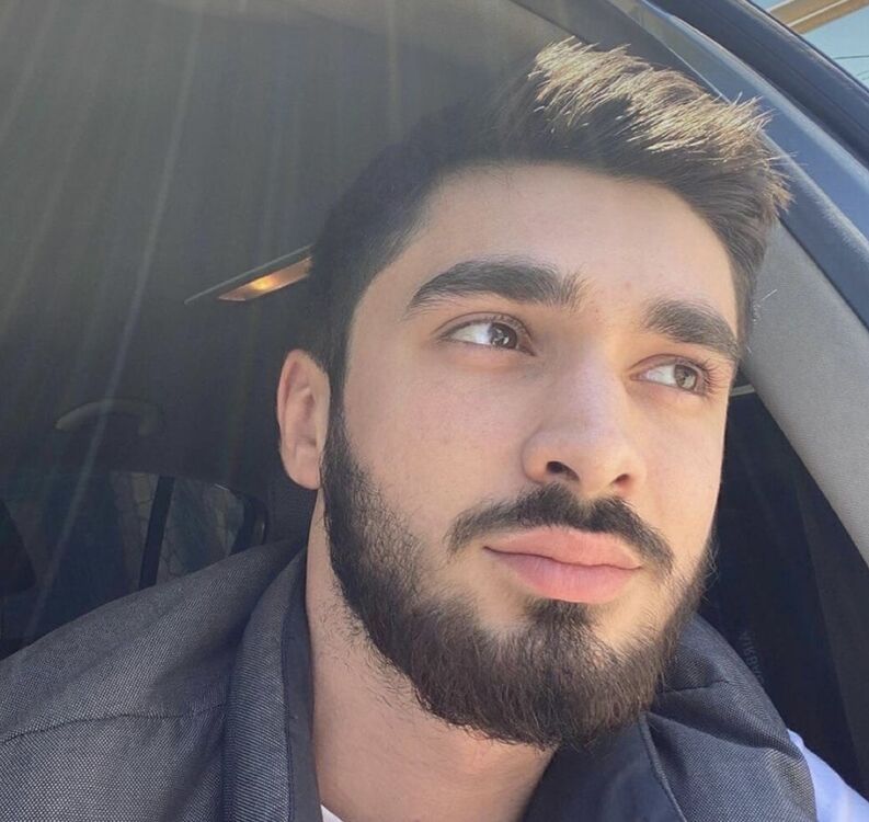  52699078  Farid, 24 ,    