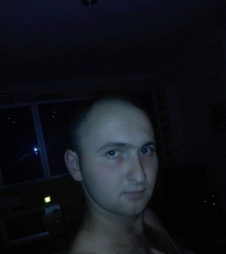  ,   Viktor, 31 ,   ,   , c , 