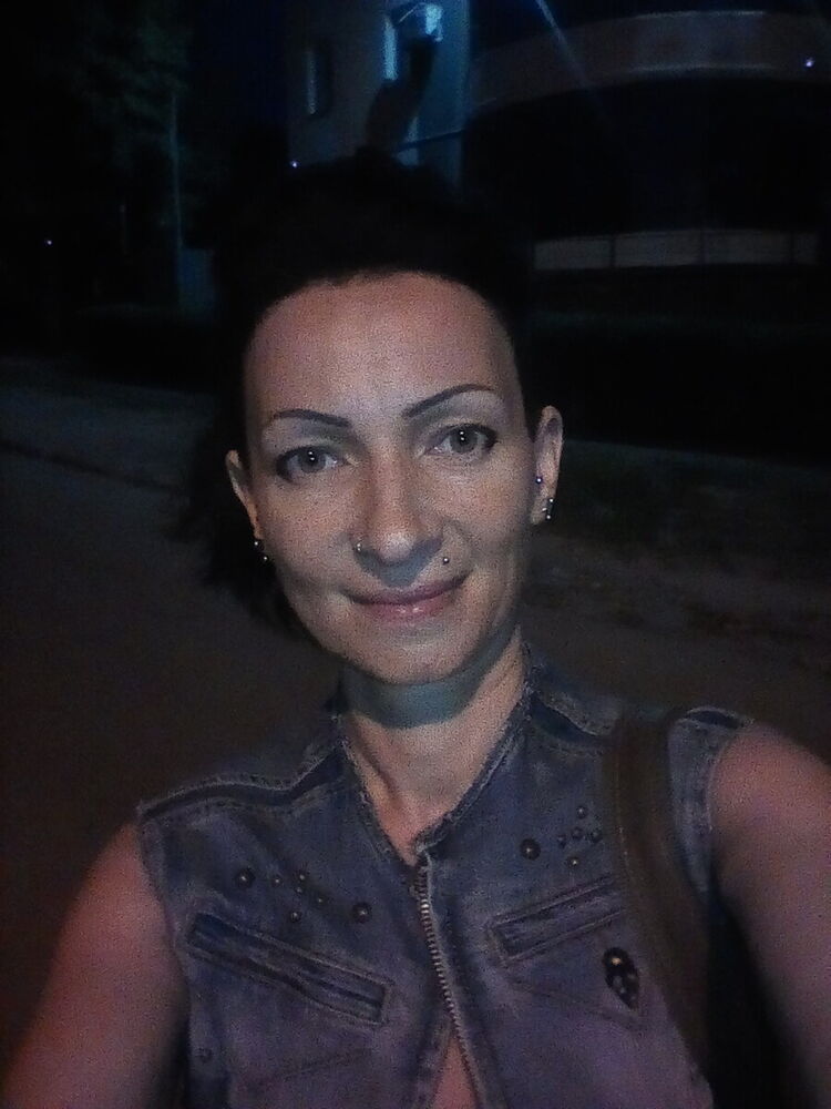  ,   Yola, 44 ,  