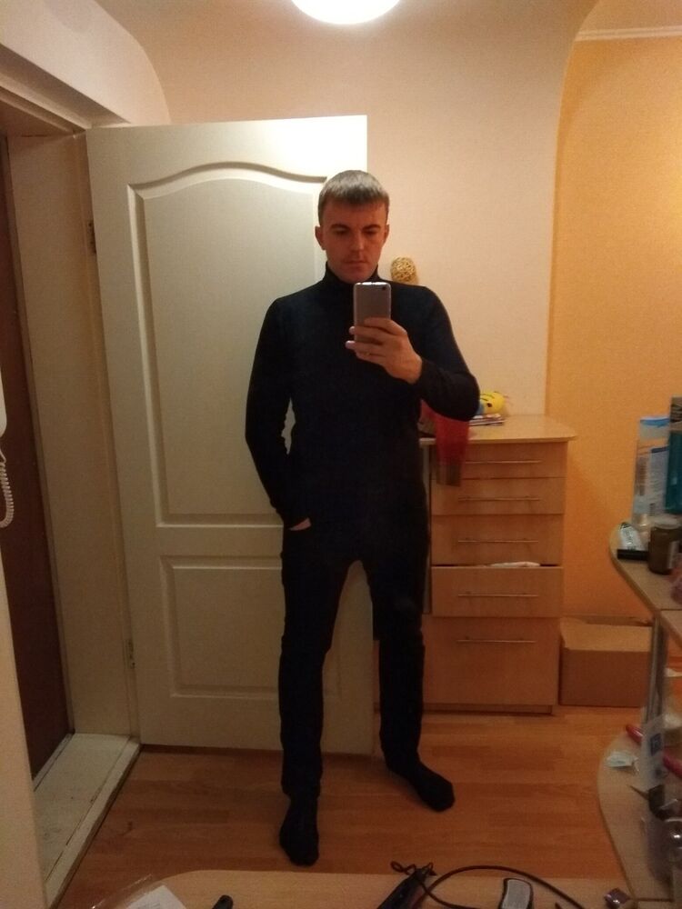  ,   Anton, 36 ,   