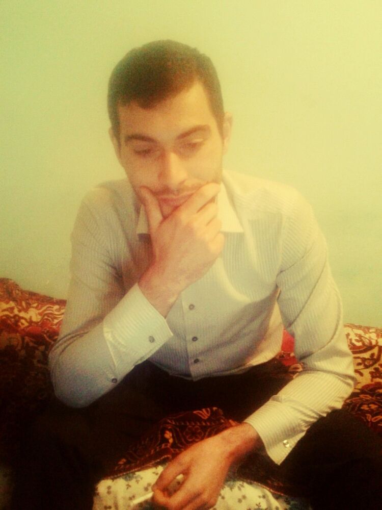  ,   Levon, 32 ,   