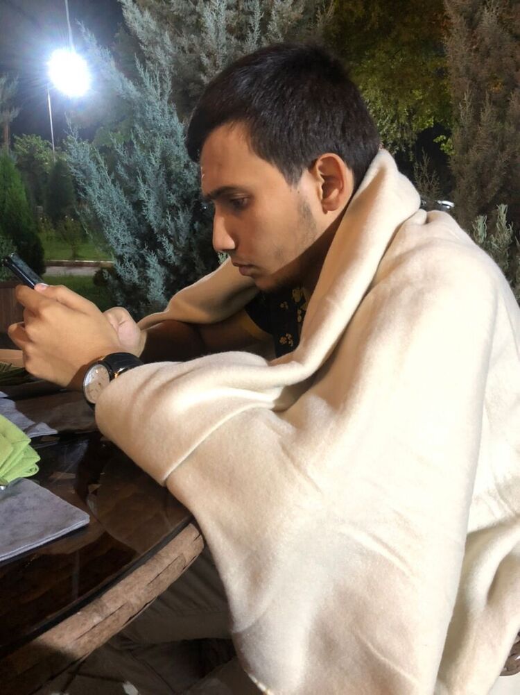  21093818  Abdullox, 29 ,    