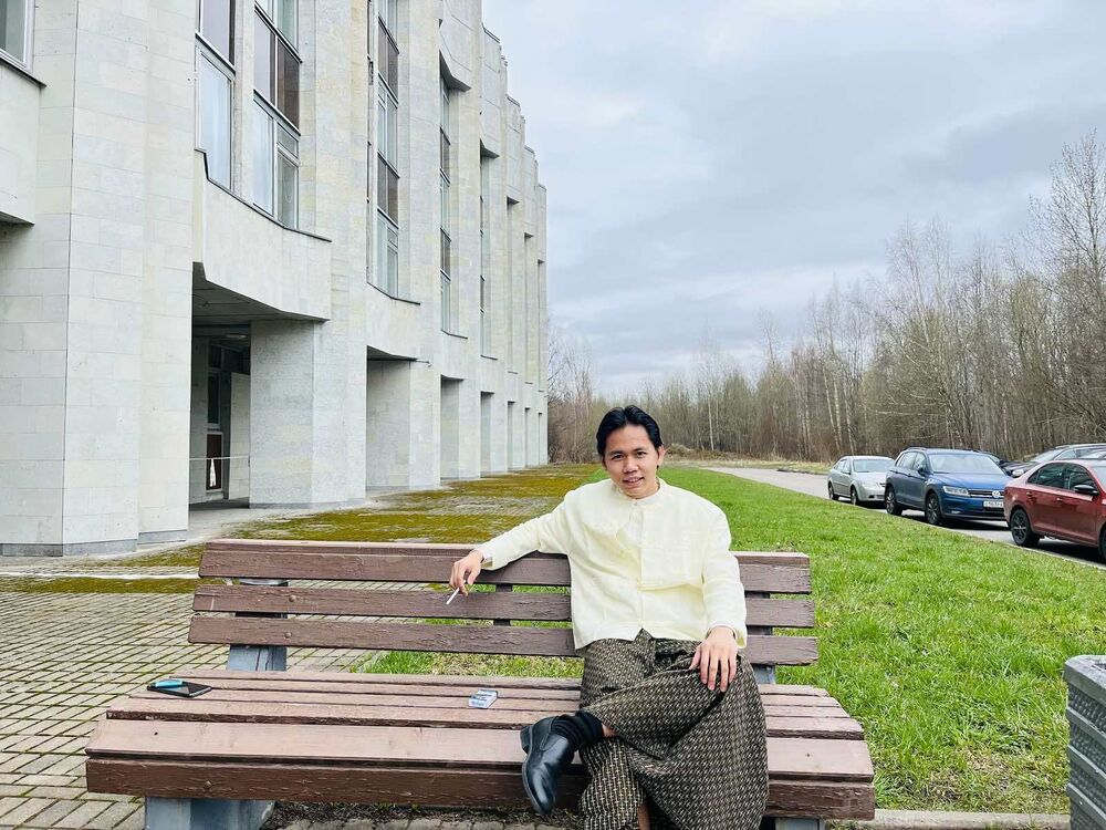  44953168  Hua, 27 ,    -