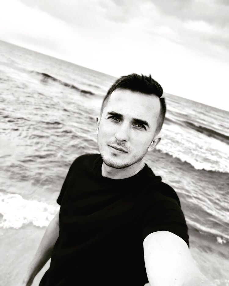  20416608  Yegor, 35 ,    