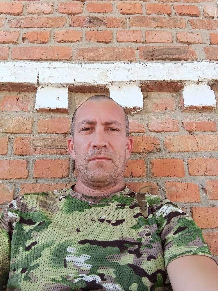  46657928  , 40 ,    