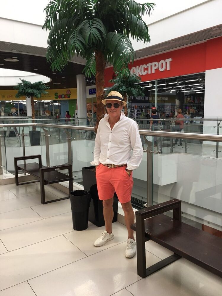  17104498  Viktor, 60 ,    