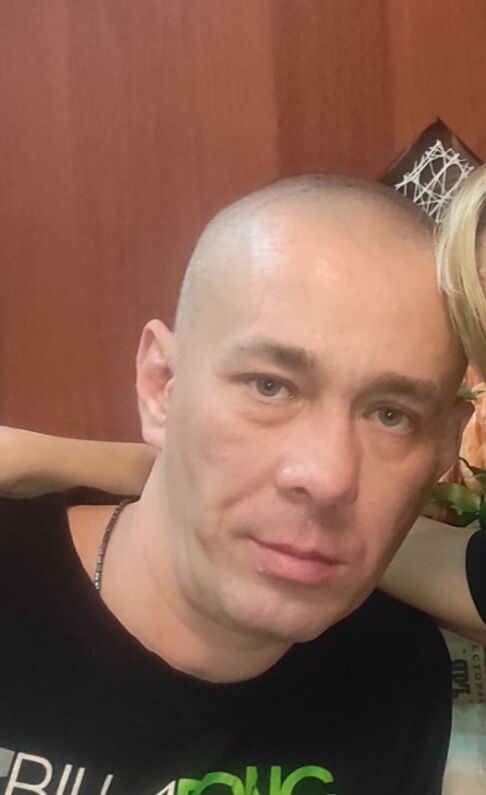  37323658  Pavel, 46 ,    