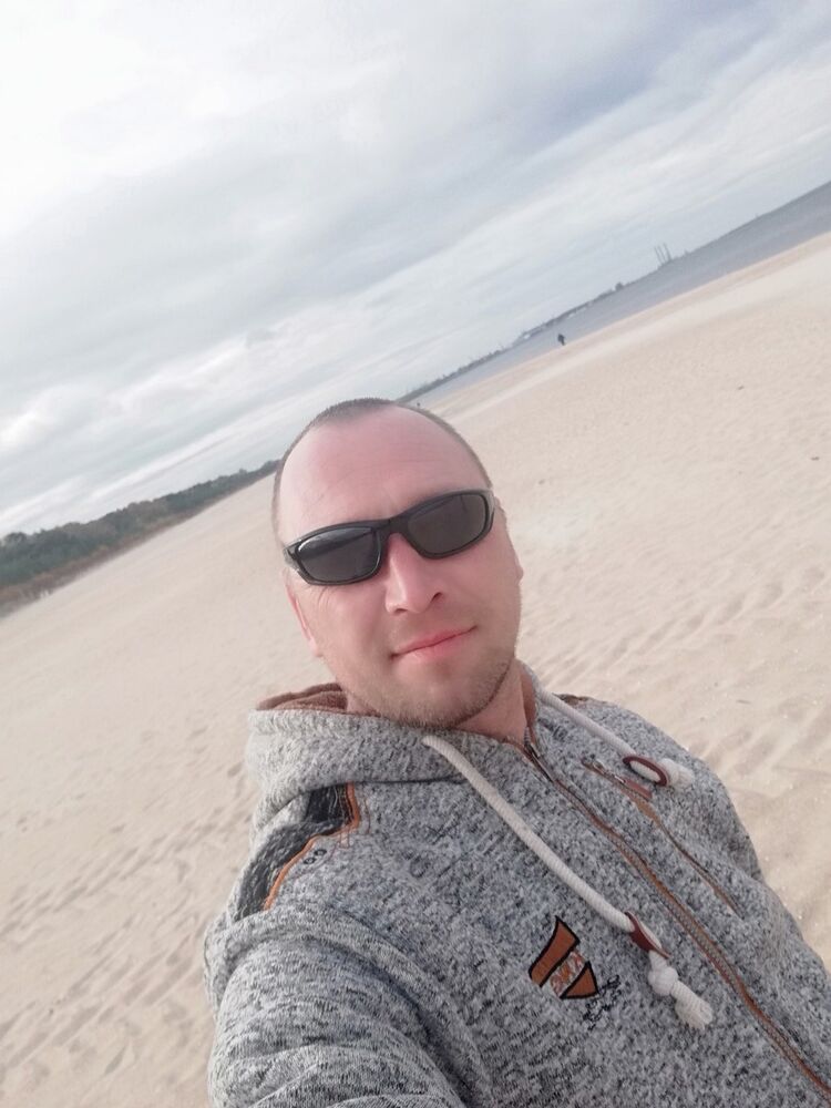  ,   Ryslan, 43 ,   ,   , c 