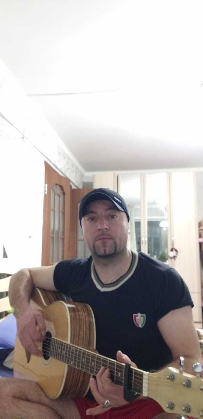  ,   Leo Duro, 40 ,   ,   , c , 