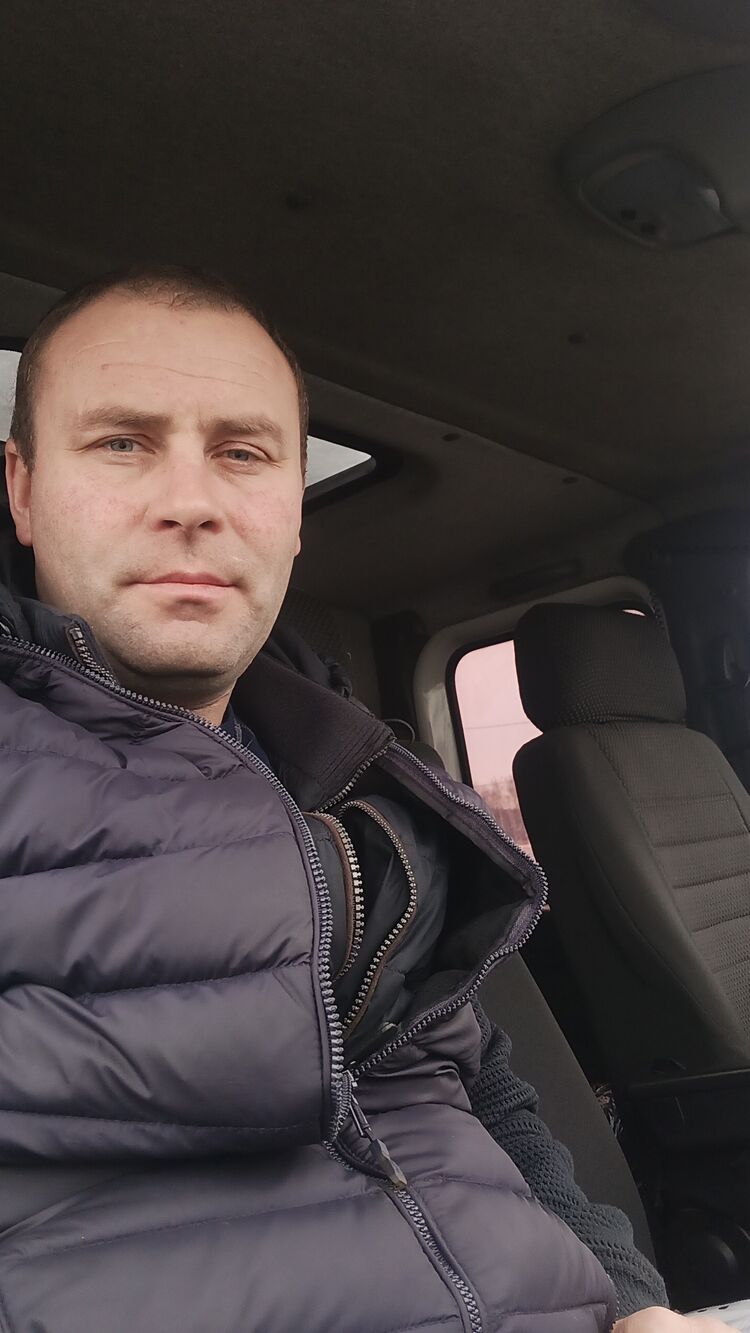  49579688  , 41 ,    