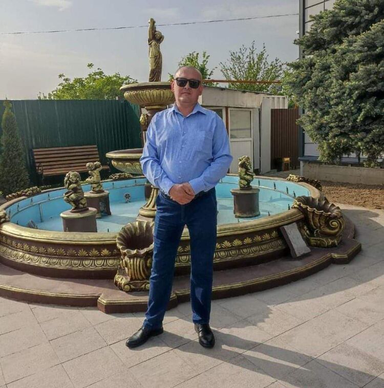  37546248  Ruslan, 49 ,    