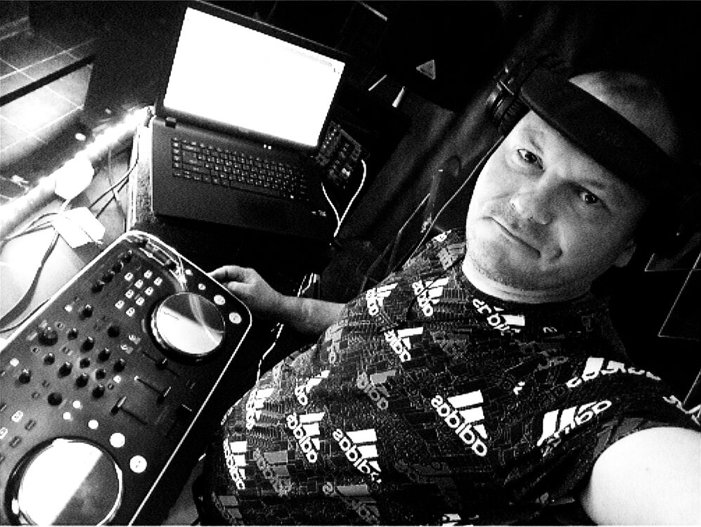  53439878  Dj PozitiFF, 42 ,    -
