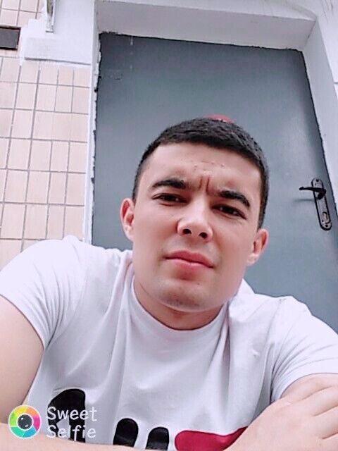  21021438  Axmed, 27 ,    