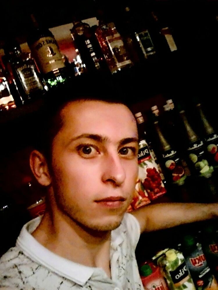  ,   Ravil, 33 ,  