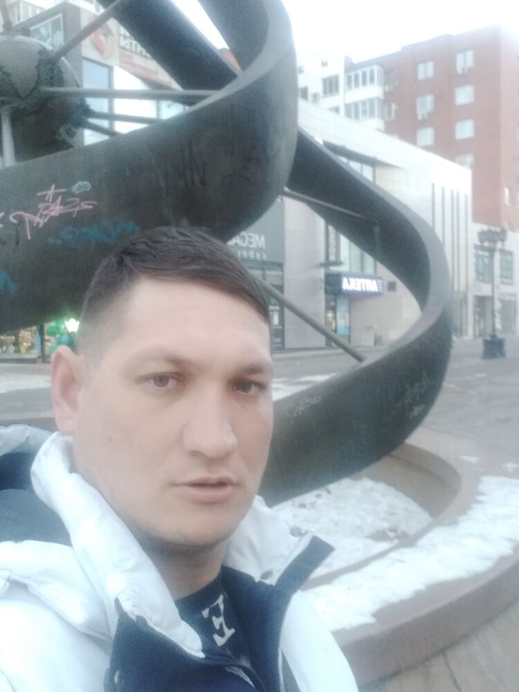 32494058  DIJ, 37 ,    