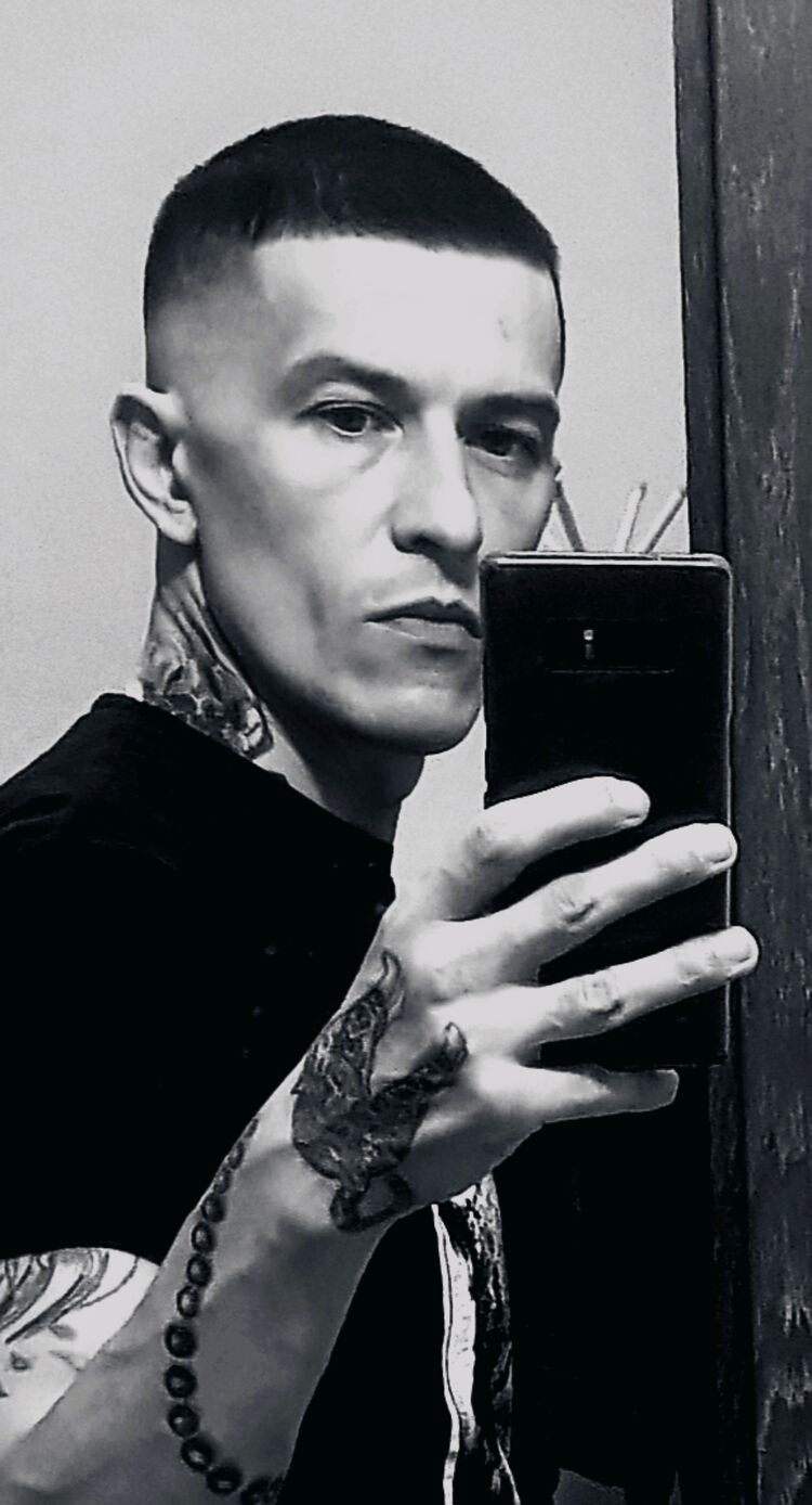  53573488  Vladimir, 37 ,    