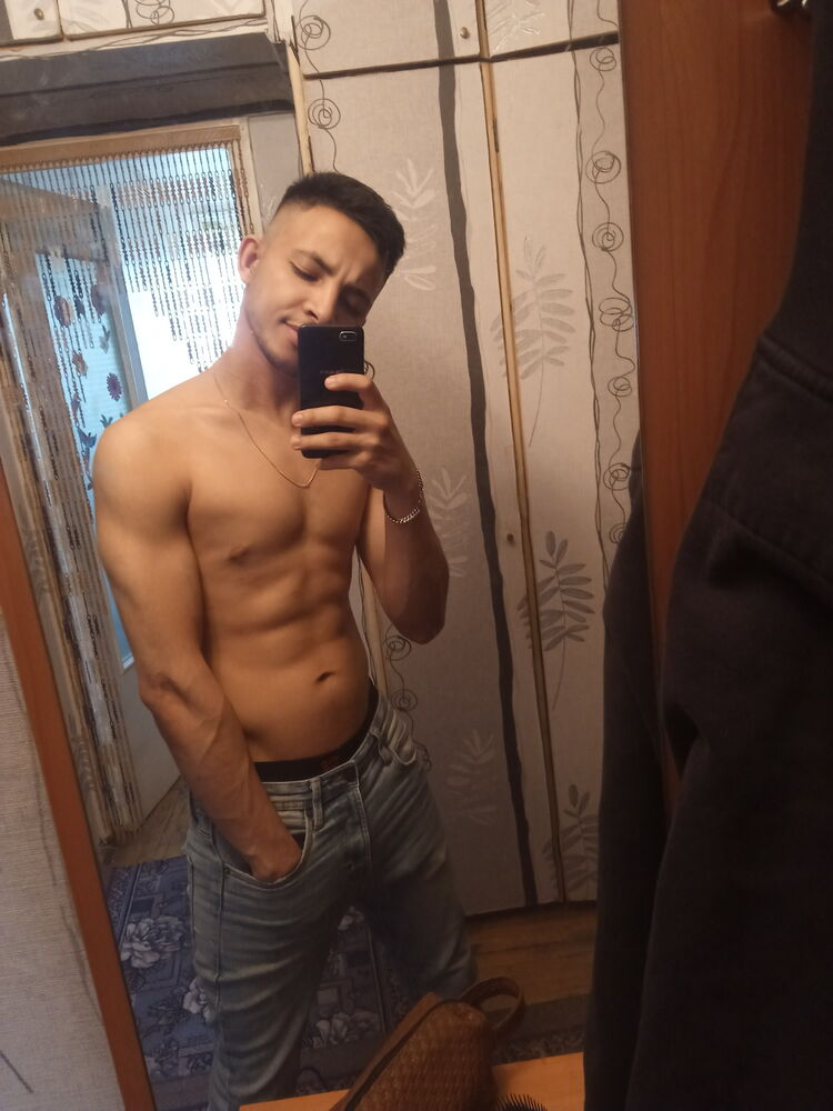  34346098  Hesham, 27 ,    