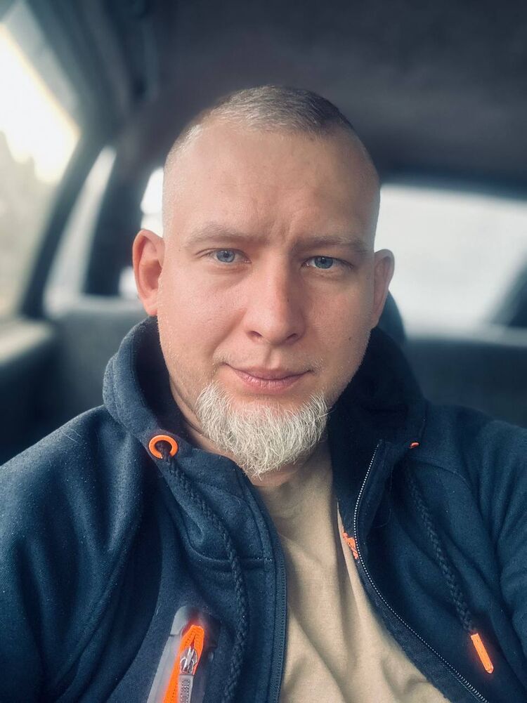  53376098  Serrega, 31 ,    