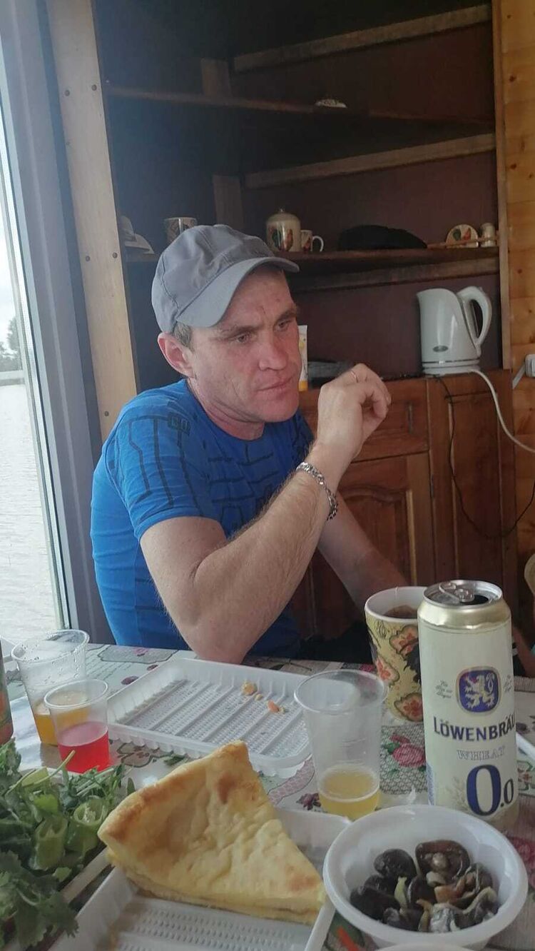  42697818  Evgeny, 44 ,    