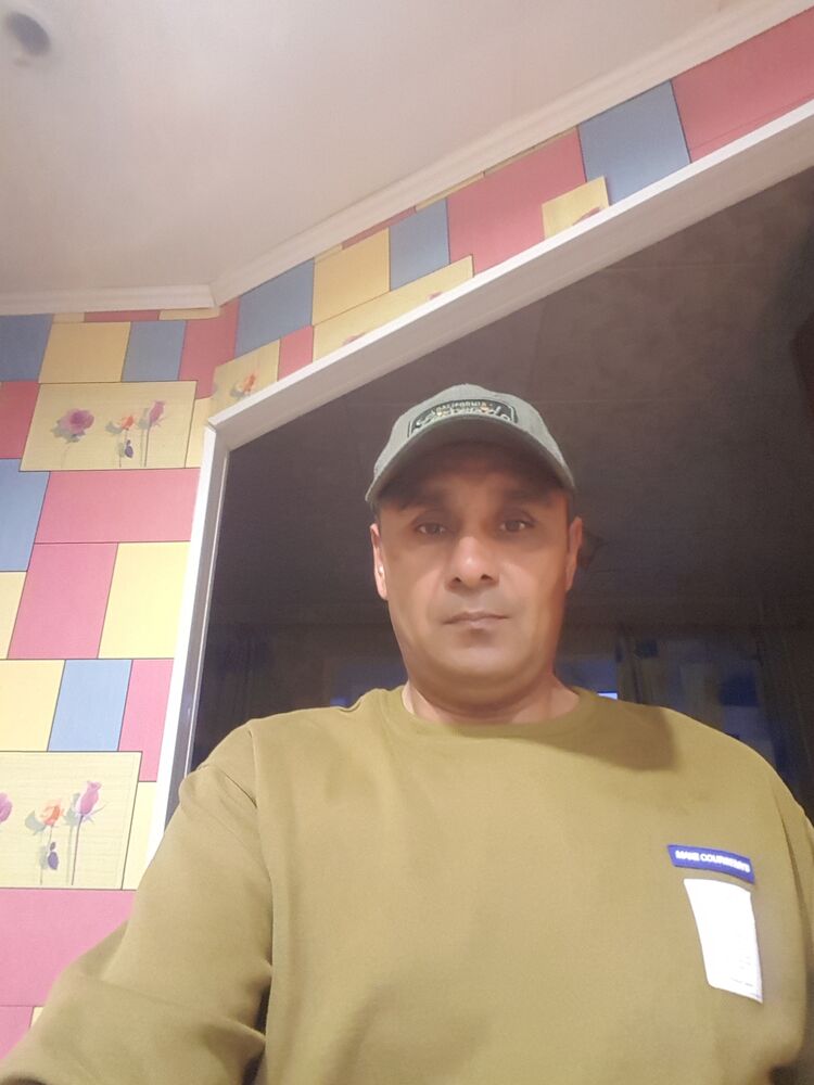 35893228  Rustam, 47 ,    