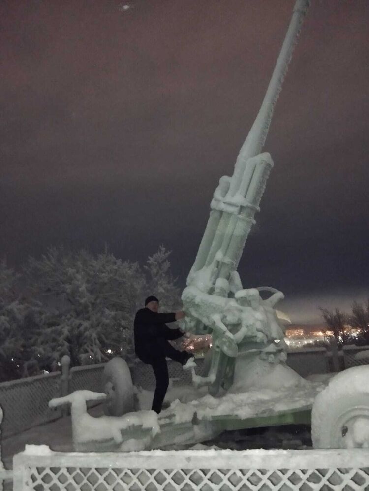  41108568  , 38 ,    