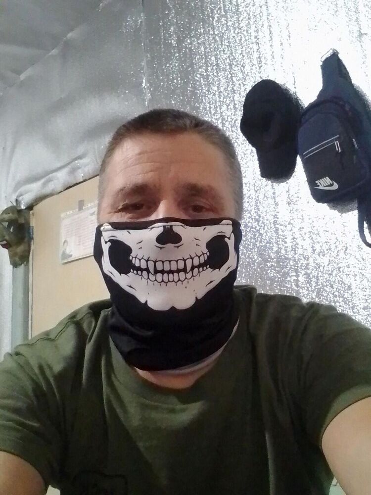  40297998  YURIY, 47 ,    