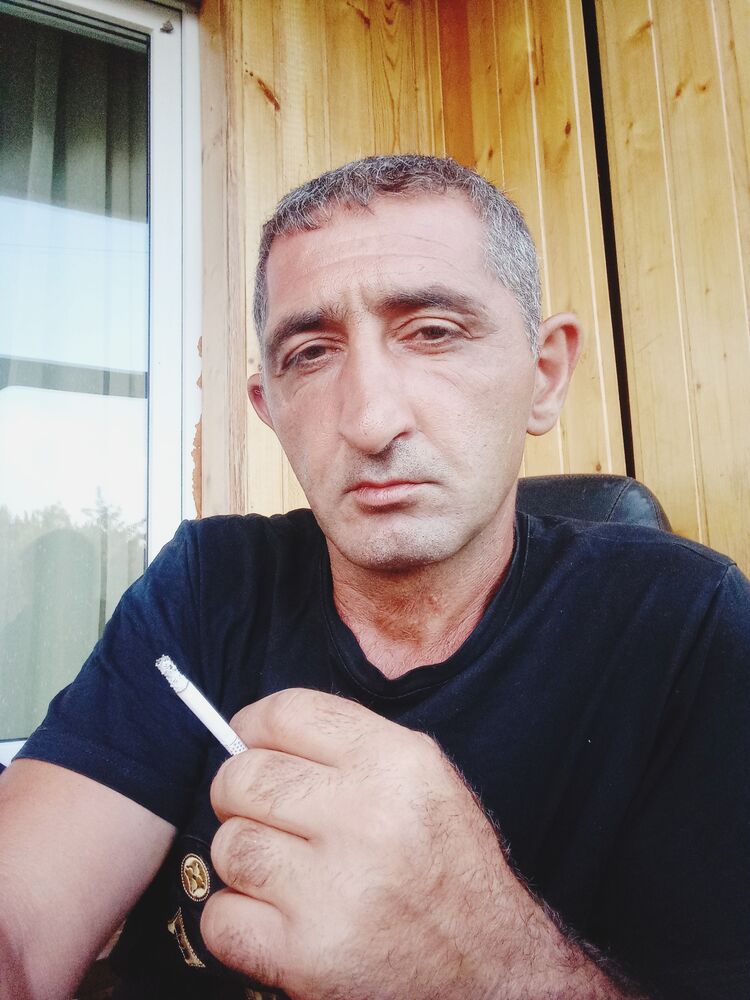  46056498  Gevor, 41 ,    