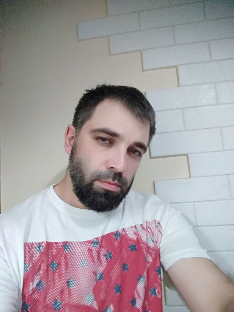  44888318  Alexander, 38 ,    