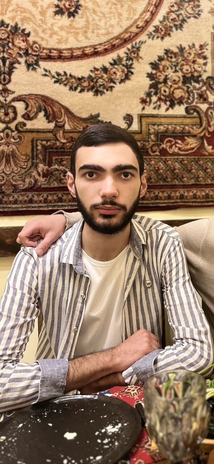  ,   Armen, 23 ,   ,   