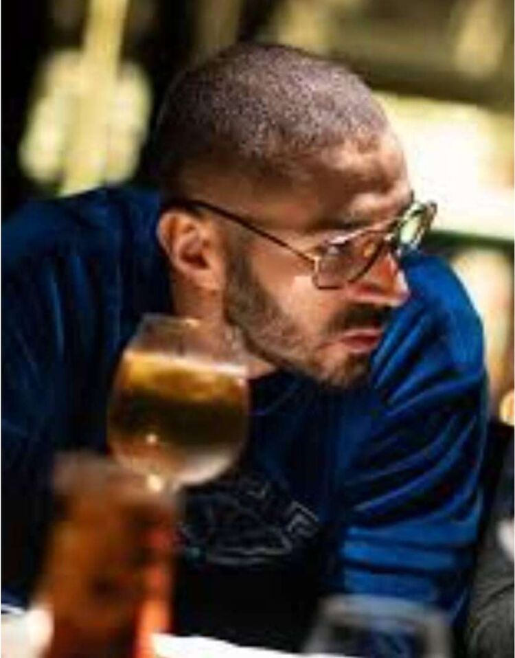  22856058  Reda, 37 ,    