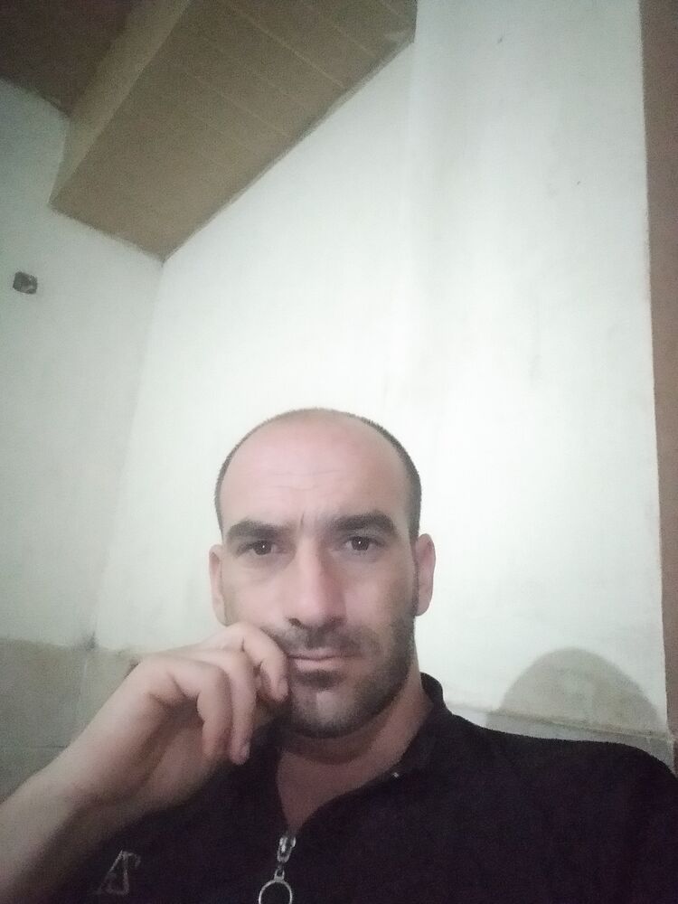  46560838  , 33 ,    