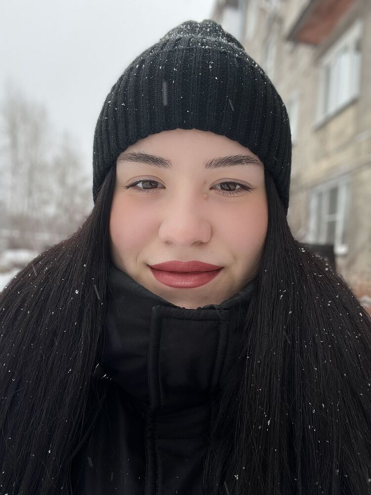  ,   Leila, 22 ,   ,   , 