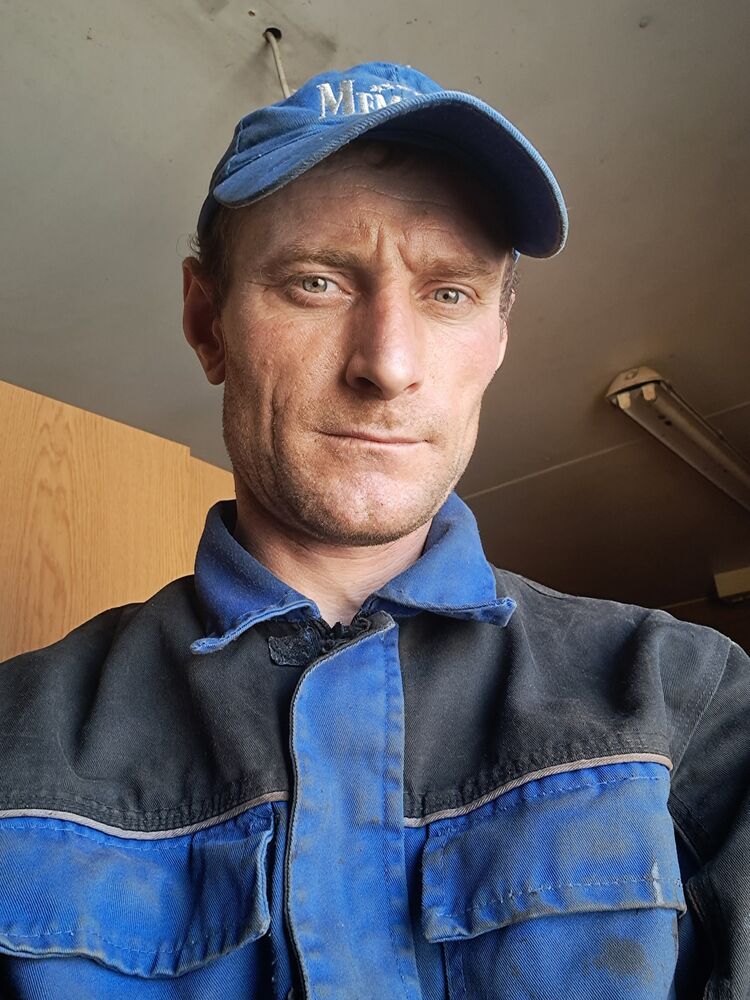  ,   Ivan, 37 ,   ,   