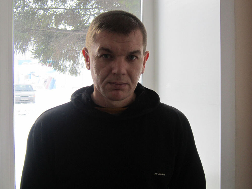  6805838  Dmitrij, 45 ,    