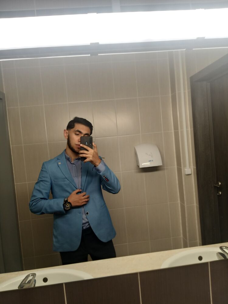  ,   Emil, 23 ,   ,   , c 