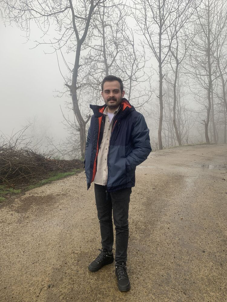  34764078  Ayhan, 28 ,    Frankfurt Am Main