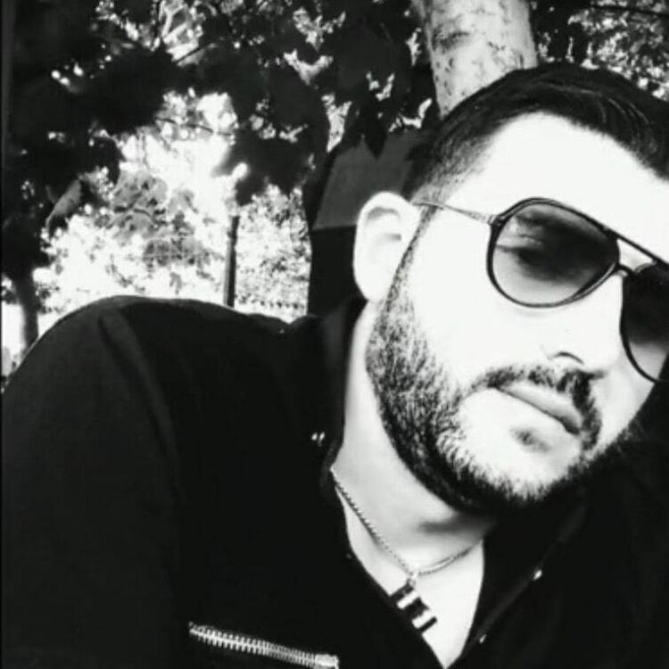  ,   No Name, 32 ,   ,   