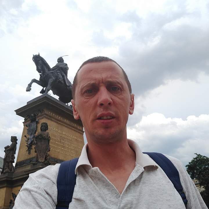  51727098  Vasyl, 42 ,    Melnik