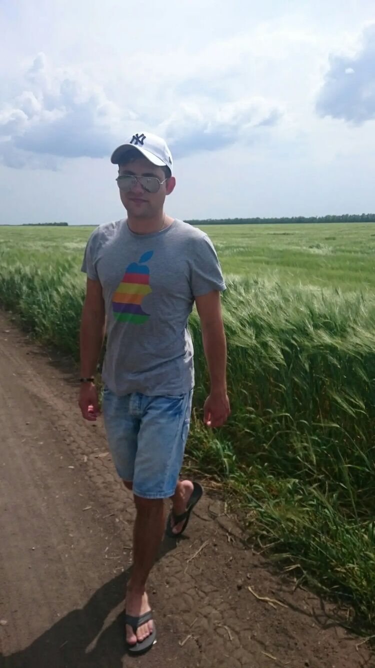  37829168  Alexander, 33 ,    