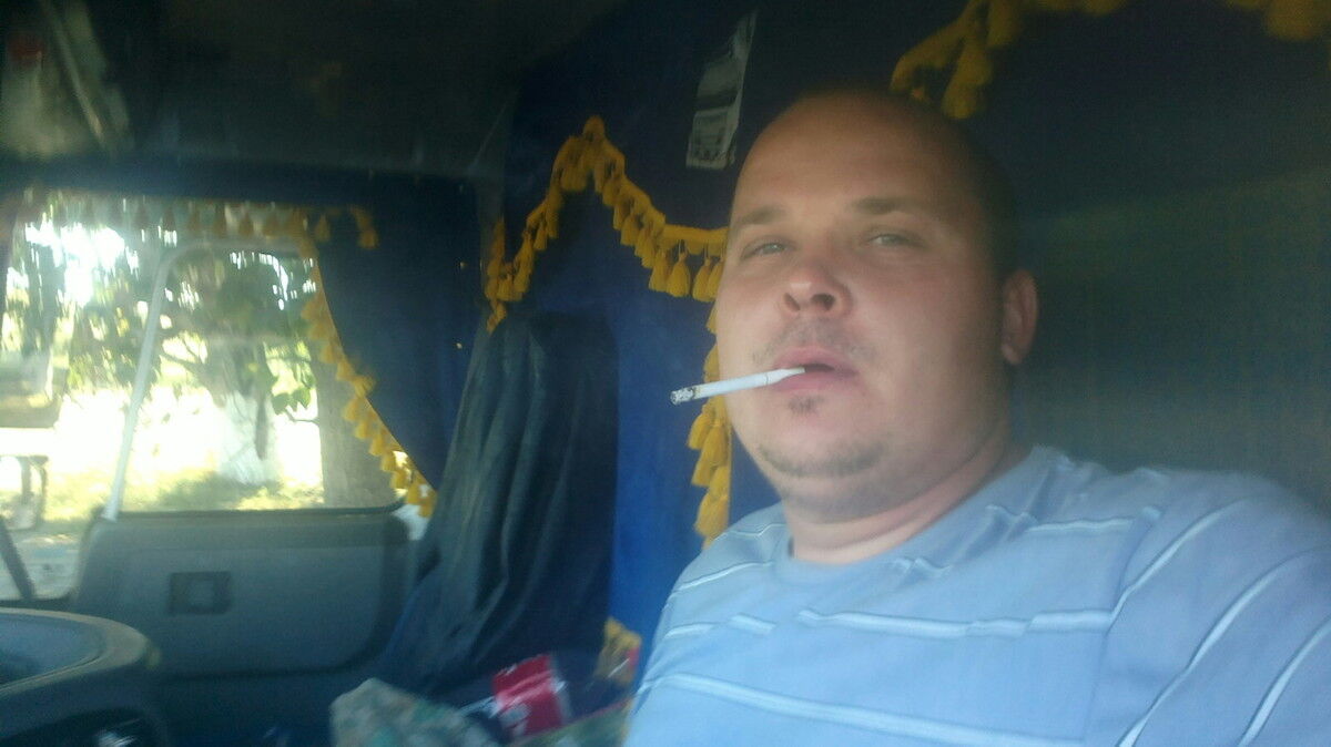  ,   Den, 37 ,   