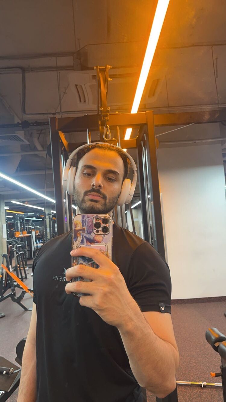  43980198  Aziz, 24 ,    