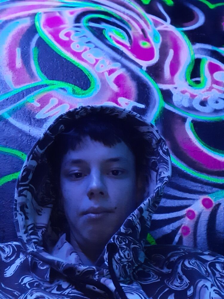  -,   Alexander, 24 ,   ,   , c 