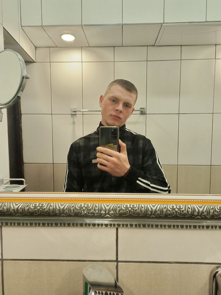  ,   Alexei, 22 ,   c 